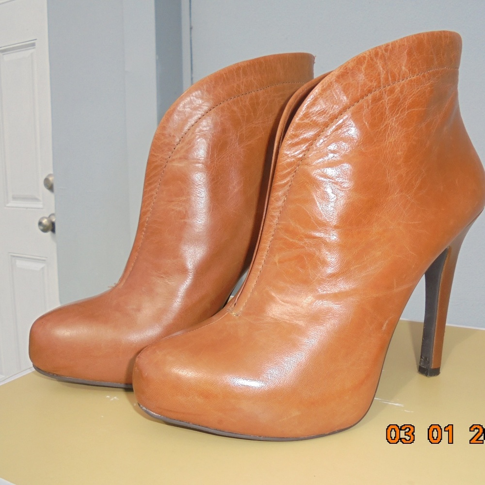 Leather booties Jessica Simpson size 5
